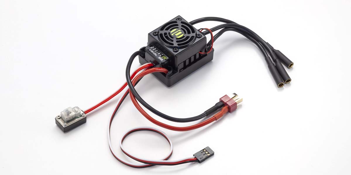 Equipped with strut-type rear suBRAINZ 10 speed controller with cooling fan for brushless motors. Program settings can be changed to suit different conditions, and it's also waterproof, so you can even run through the rain or small puddles.