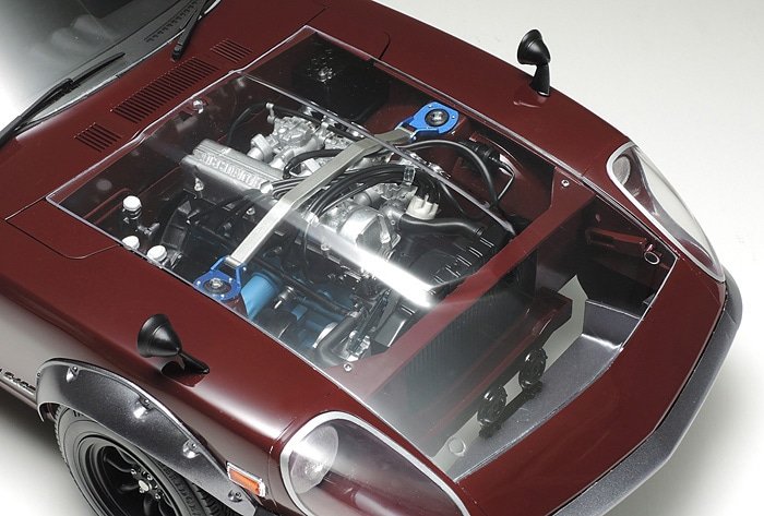 Choose between white moulded engine hood parts, or clear ones to show off the beautiful engine parts.
