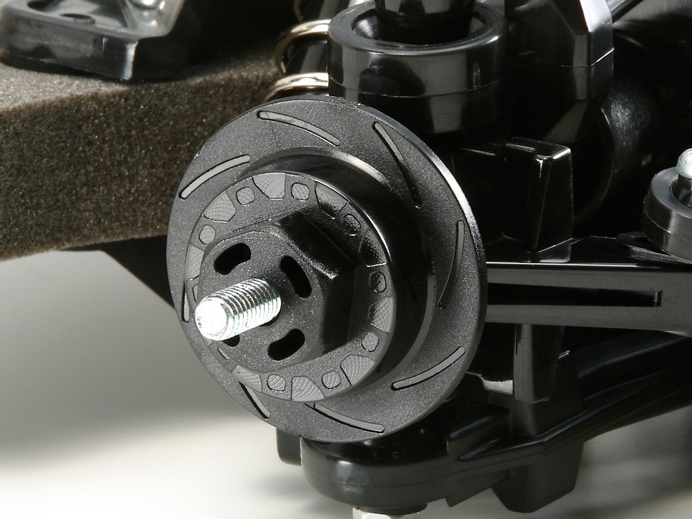 Stylish wheel hubs are designed to look like brake discs, giving your car another layer of realism.