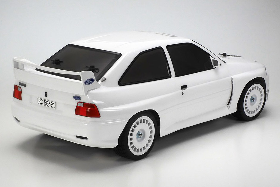 Take a look at the model from the rear, showing off the polycarbonate body's blister fenders and stylish wing.