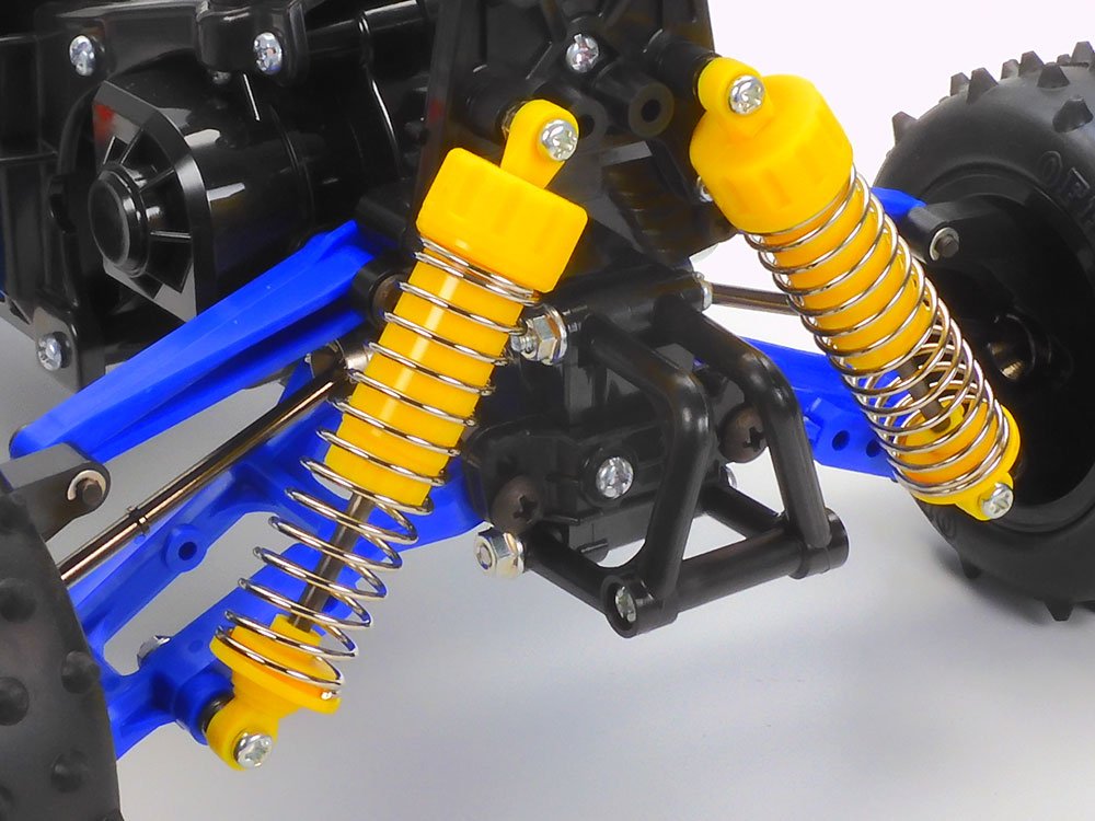 The rear of the chassis also uses double-wishbone suspension, with a pair of CVA oil dampers