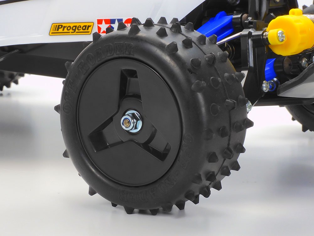 One-piece dish wheels will attract less mud, and are paired with semi-pneumatic spike tyres