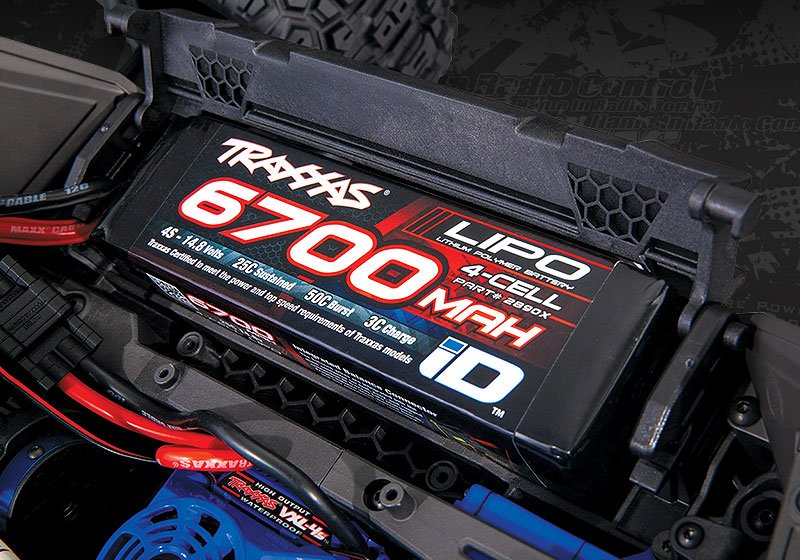 The extended chassis length now accommodates our most powerful batteries, the same 6700mAh 4-cell LiPo batteries used in the X-Maxx.